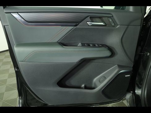 Used 2024 GMC Acadia AT4 w/ Super Cruise Package image 24