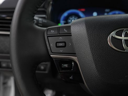 Used 2026 Toyota Camry XLE image 18