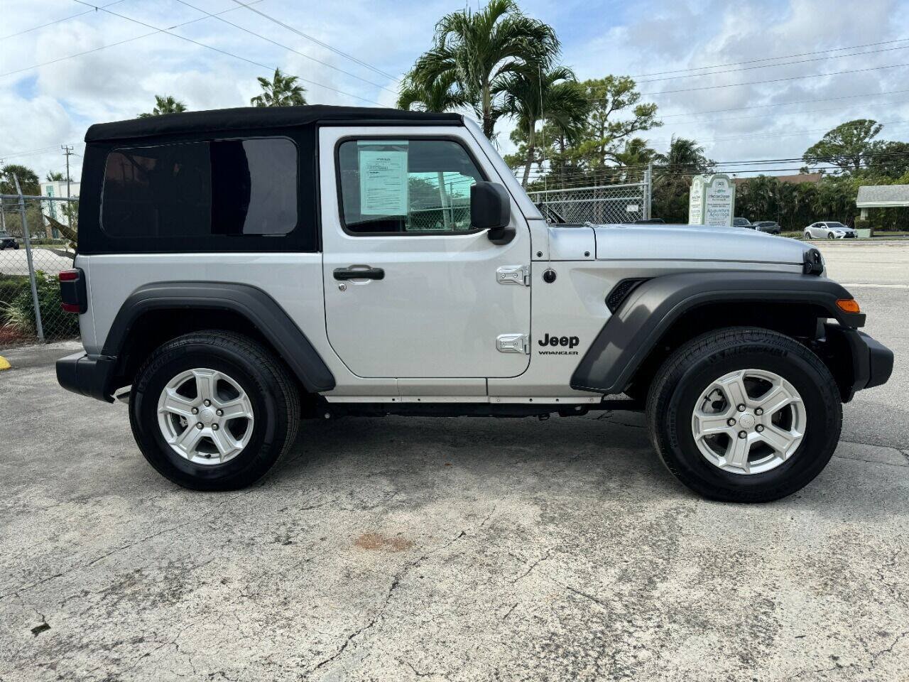 Used 2022 Jeep Wrangler Sport AWD/4WD image 8