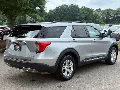 Used 2023 Ford Explorer XLT w/ Equipment Group 202A AWD/4WD image 10