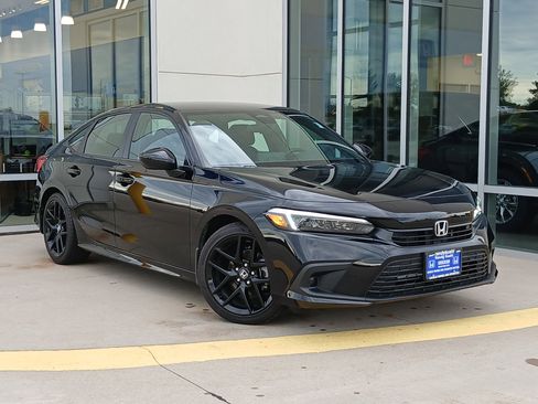 Used 2024 Honda Civic Sport image 2