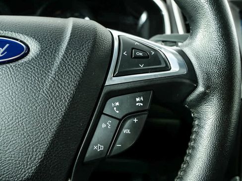 Used 2017 Ford Edge Titanium w/ Technology Package image 11