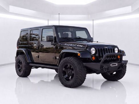 Used 2012 Jeep Wrangler Unlimited Rubicon w/ Connectivity Group AWD/4WD image 6