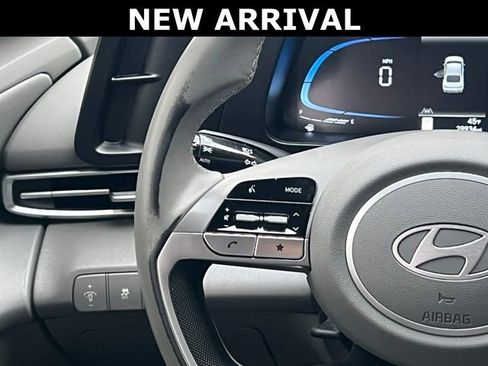 Certified 2025 Hyundai Elantra Sport image 19