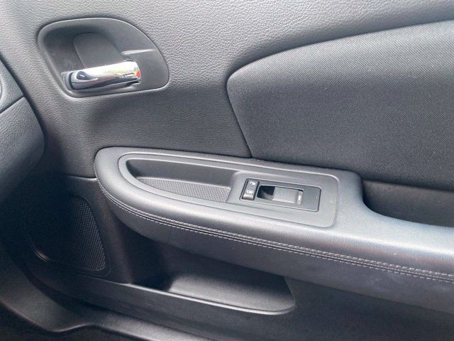Used 2012 Chrysler 200 Touring FWD image 25