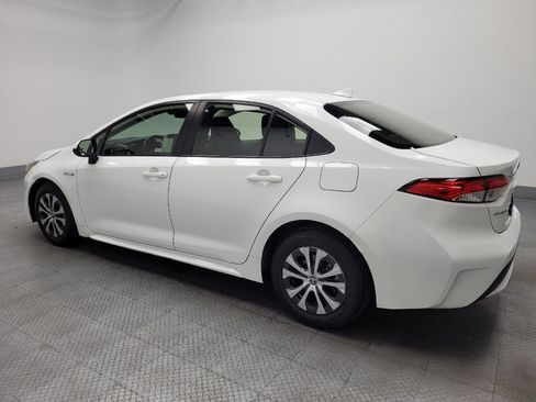 Used 2021 Toyota Corolla LE image 3