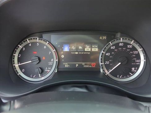 Used 2025 Toyota Highlander XLE FWD image 12