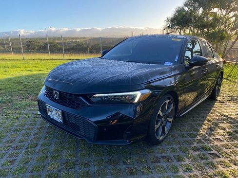 Used 2025 Honda Civic Sport Touring image 3