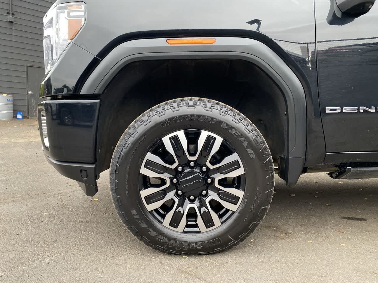 Used 2020 GMC Sierra 3500 Denali w/ Denali Ultimate Package AWD/4WD image 11