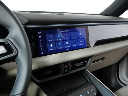 New 2026 Porsche Macan 4 Electric image 12