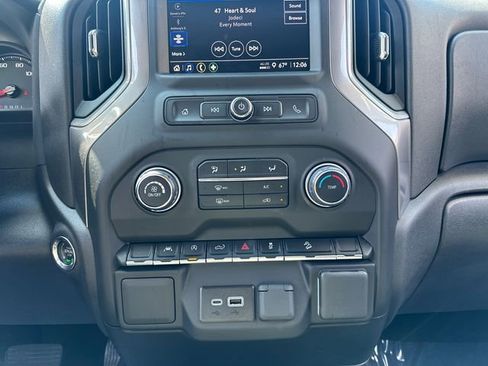 Used 2025 Chevrolet Silverado 1500 Custom Trail Boss AWD/4WD image 24
