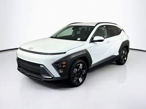 Used 2025 Hyundai Kona SEL FWD image 3