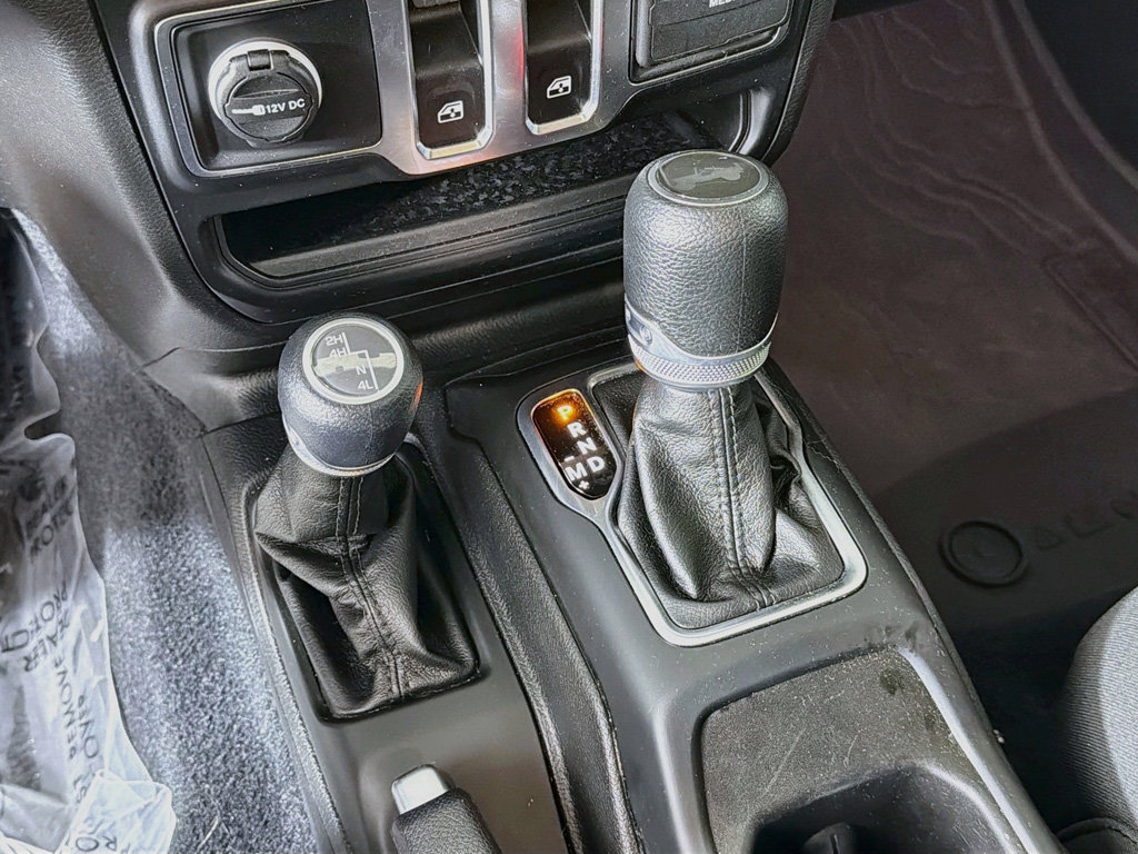 Used 2023 Jeep Wrangler Sport AWD/4WD image 35