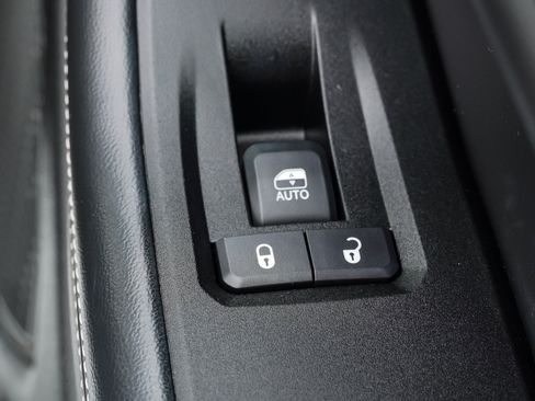Used 2024 Jeep Grand Cherokee L Altitude AWD/4WD image 30