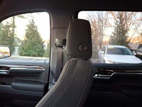 Certified 2024 GMC Sierra 1500 Elevation image 17