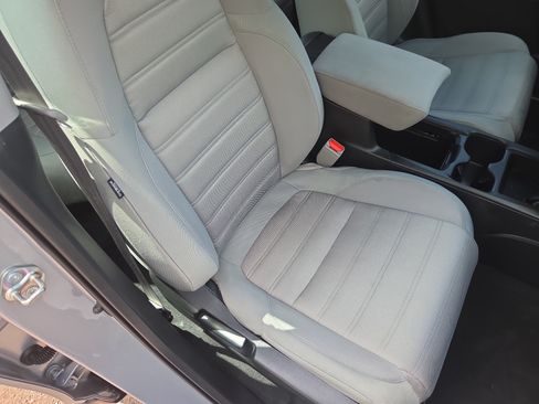 Used 2018 Honda CR-V LX image 16