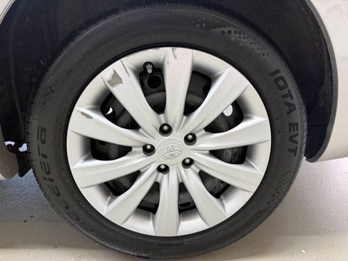 Used 2012 Toyota Corolla LE FWD image 26