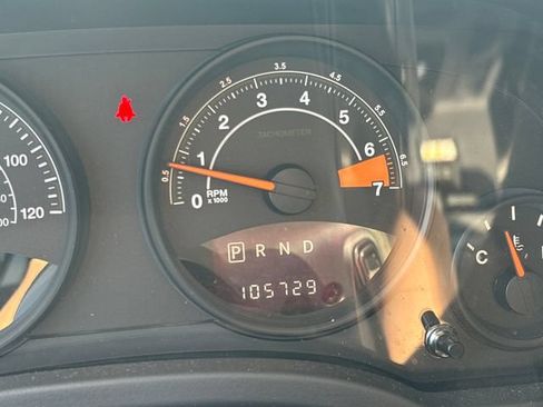 Used 2017 Jeep Patriot Latitude AWD/4WD image 18