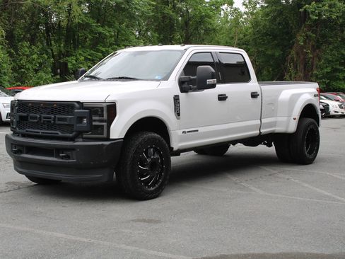 Used 2018 Ford F350 XLT AWD/4WD image 3