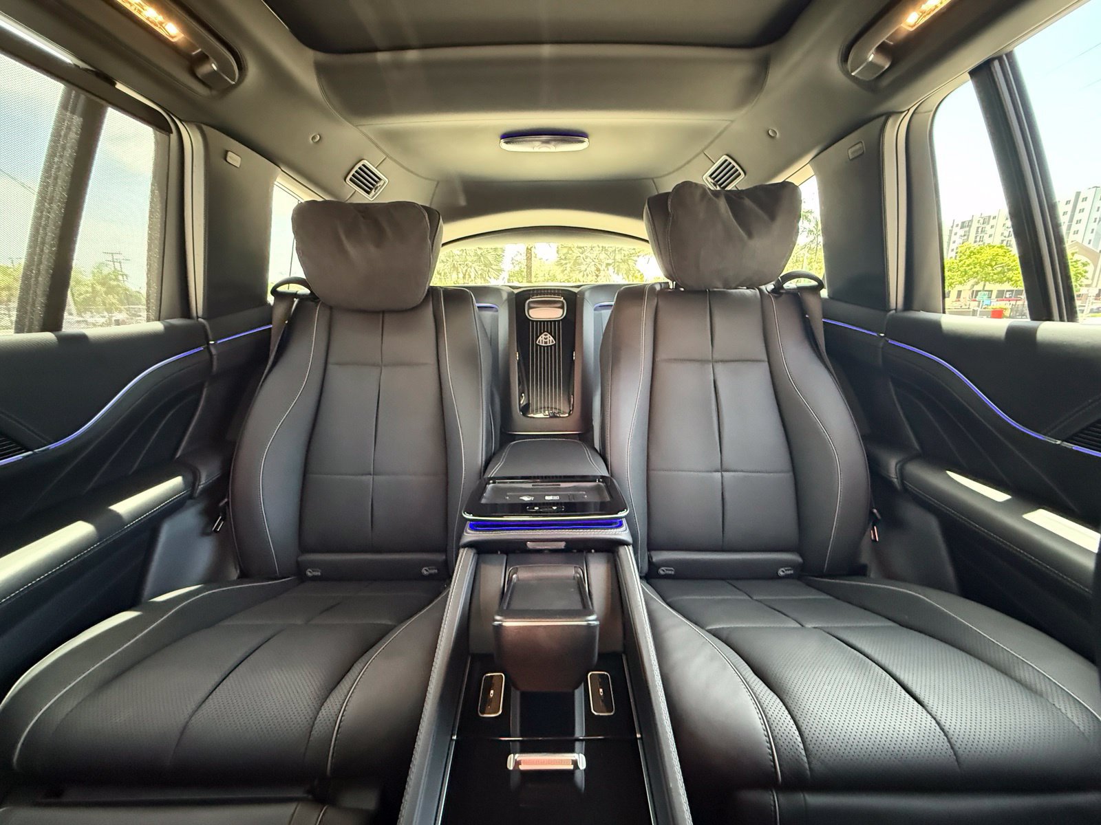 Used 2021 Mercedes-Benz Maybach GLS 600 4MATIC image 32