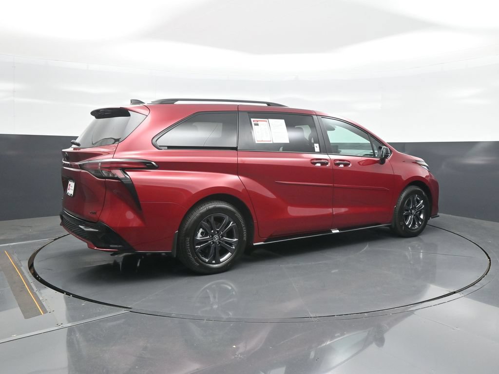 Used 2026 Toyota Sienna XSE AWD/4WD image 7