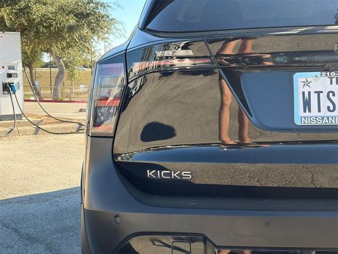 Certified 2025 Nissan Kicks SV image 5