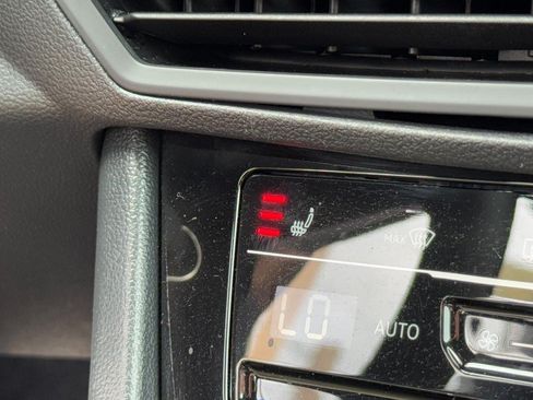 Used 2025 Volkswagen Jetta Sport FWD image 20