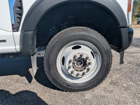 Used 2024 Ford F550 4x4 Crew Cab Super Duty image 11