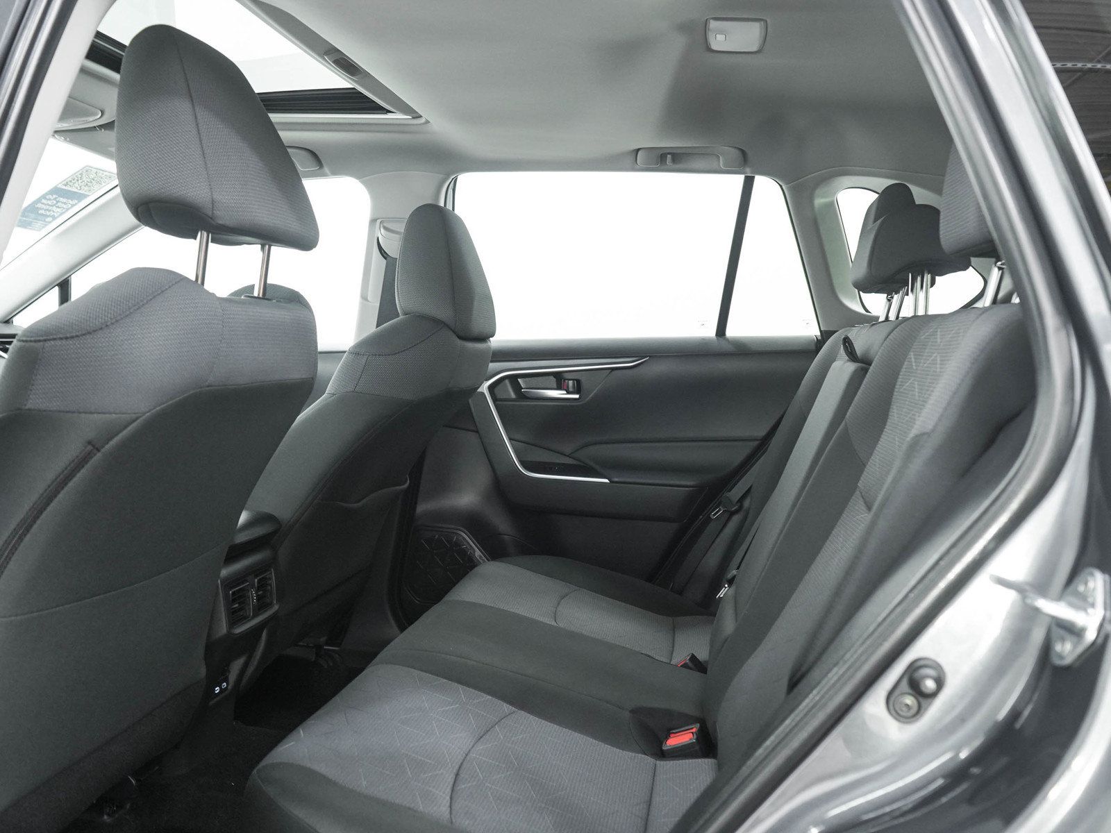Used 2025 Toyota RAV4 XLE w/ Convenience Package AWD/4WD image 15
