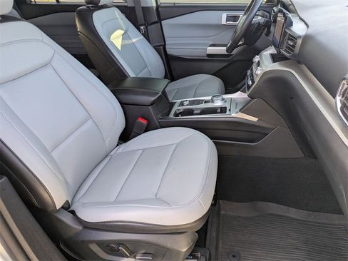 Used 2021 Ford Explorer XLT w/ Equipment Group 202A image 22