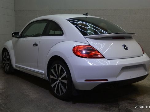 Used 2015 Volkswagen Beetle 1.8T Classic FWD image 4