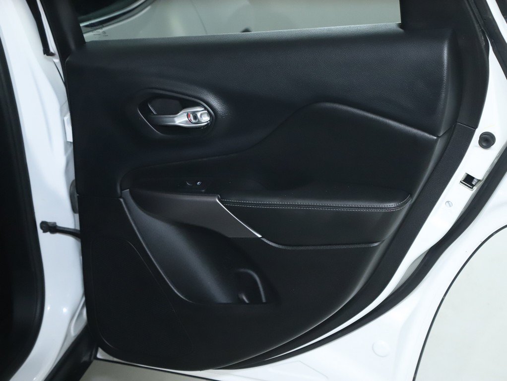 Used 2019 Jeep Cherokee Limited AWD/4WD image 32