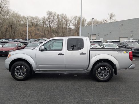 Used 2019 Nissan Frontier PRO-4X image 9