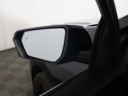 Used 2020 Chevrolet Equinox LT image 30