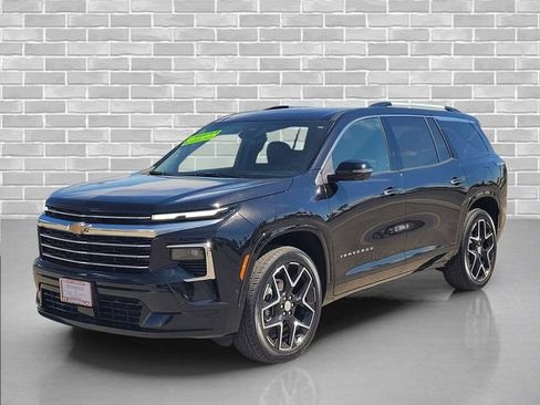 Certified 2026 Chevrolet Traverse High Country w/ LPO, Floor Liner Package AWD/4WD image 10
