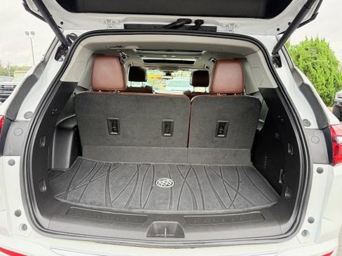 Used 2021 Buick Enclave Avenir w/ Avenir Technology Package image 23