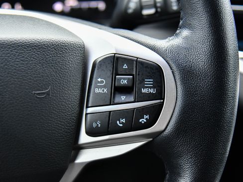 Used 2022 Ford Explorer XLT w/ Equipment Group 202A image 29