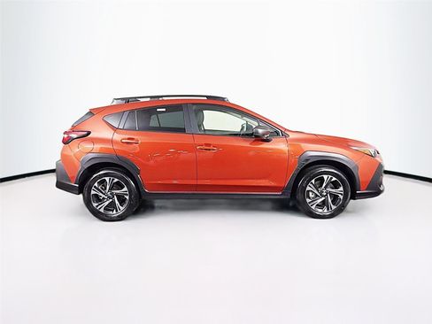 Used 2025 Subaru Crosstrek 2.0i Premium image 8
