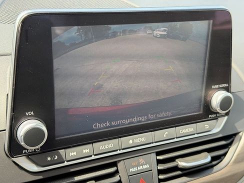Used 2025 Nissan Altima 2.5 SV FWD image 18