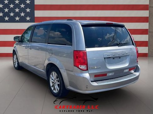 Used 2020 Dodge Grand Caravan SXT FWD image 3