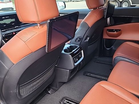 Used 2024 Kia Carnival SX image 15