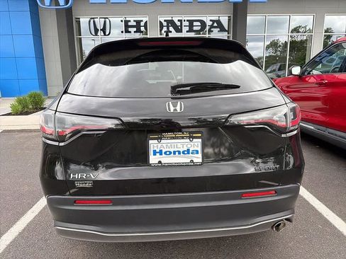 Certified 2023 Honda HR-V Sport image 6