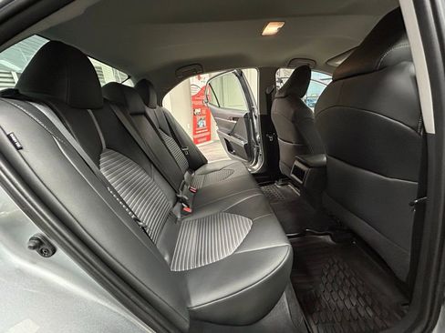 Used 2020 Toyota Camry SE image 43