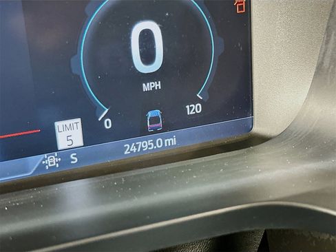 Used 2024 Ford F150 Lightning Lariat image 12