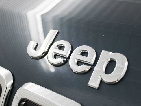 Used 2021 Jeep Cherokee Latitude Lux w/ Sun & Sound Group FWD image 37