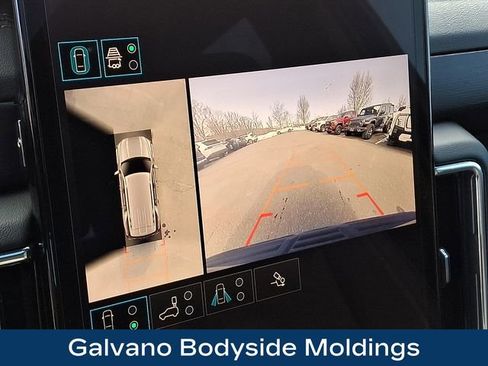 Used 2025 GMC Yukon Denali w/ Sun & Power Step Package image 23