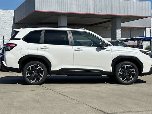 New 2026 Subaru Forester Premium AWD/4WD image 2