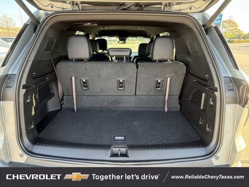 Certified 2025 Chevrolet Traverse LT w/ Driver Confidence Package image 35