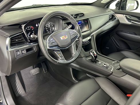 Used 2020 Cadillac XT5 Premium Luxury AWD/4WD image 2