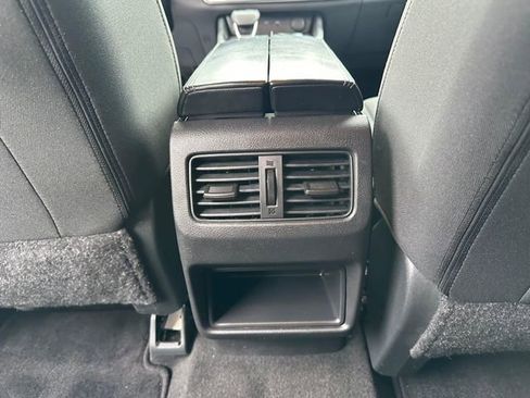 Used 2023 Nissan Rogue S image 13